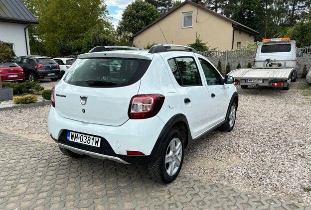 Dacia Sandero Stepway cena 25900 przebieg: 211000, rok produkcji 2015 z Łosice małe 379